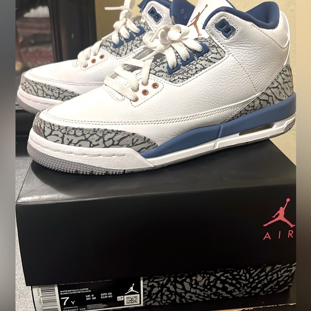 Have to many shoes need the sell them